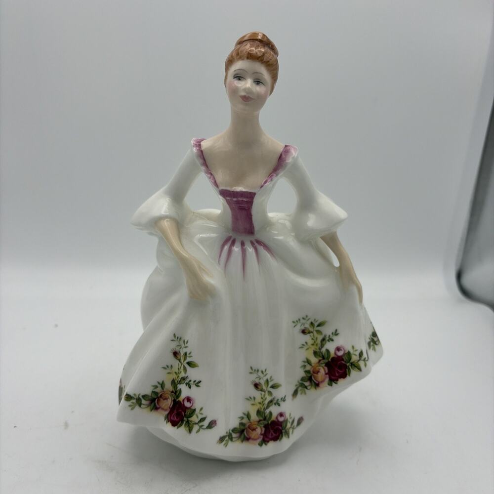 Royal Doulton Country Rose HN 3221 Peggy Davies Figurine-Collectible!